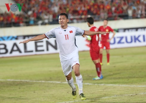 truc tiep dt viet nam vs dt lao vong bang aff cup 2018 hinh 7